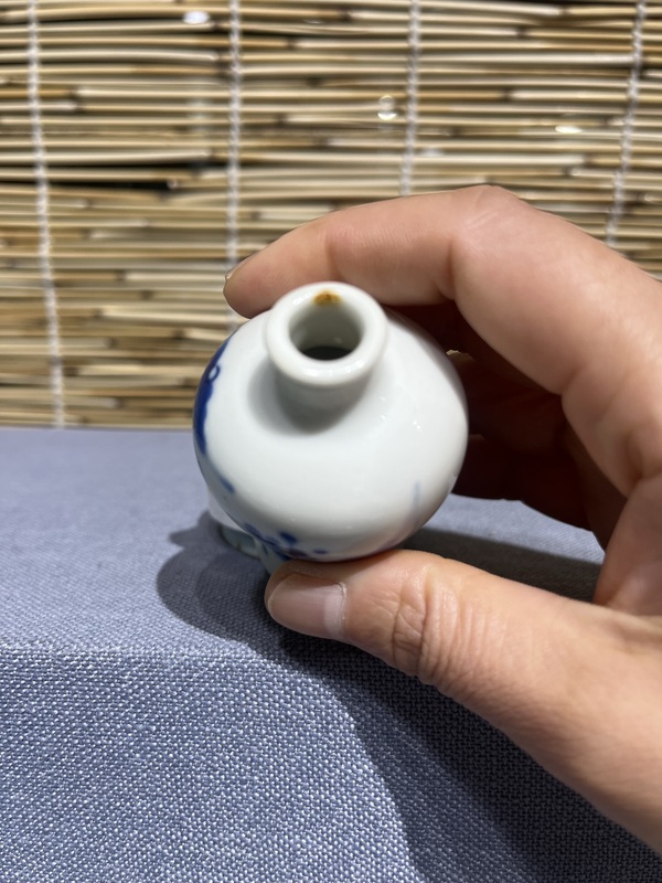 古玩陶瓷梅瓶式鼻煙壺拍賣,當前價格4200元