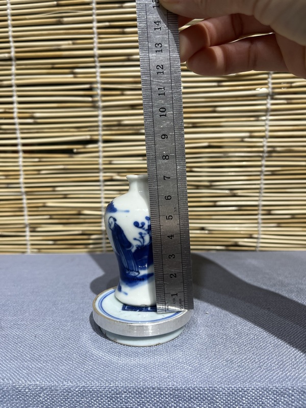 古玩陶瓷梅瓶式鼻煙壺拍賣,當前價格4200元