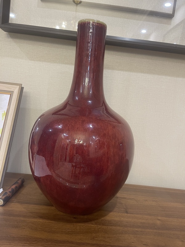 古玩陶瓷紅釉天球瓶拍賣,當(dāng)前價(jià)格25000元