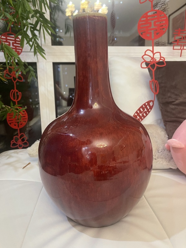 古玩陶瓷紅釉天球瓶拍賣,當(dāng)前價(jià)格25000元