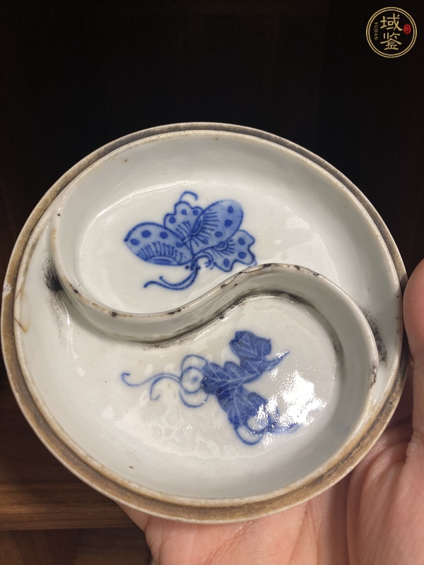 古玩陶瓷青花花卉紋蓋盒真品鑒賞圖