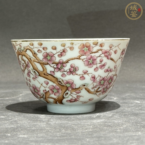 古玩陶瓷粉彩梅花圖茶碗真品鑒賞圖