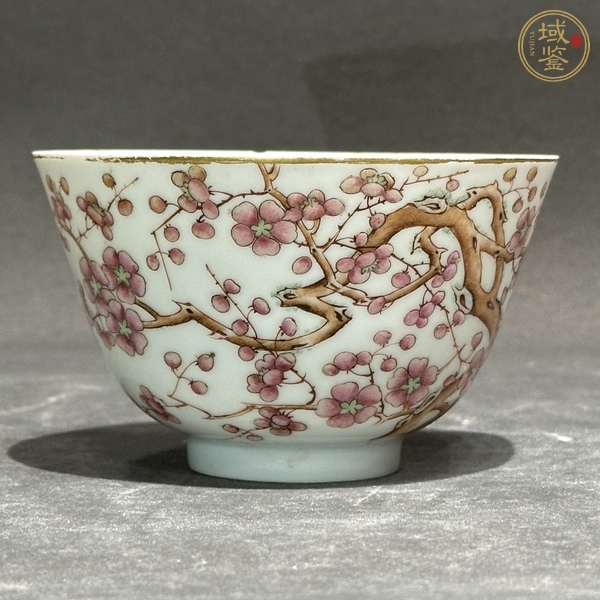 古玩陶瓷粉彩梅花圖茶碗真品鑒賞圖