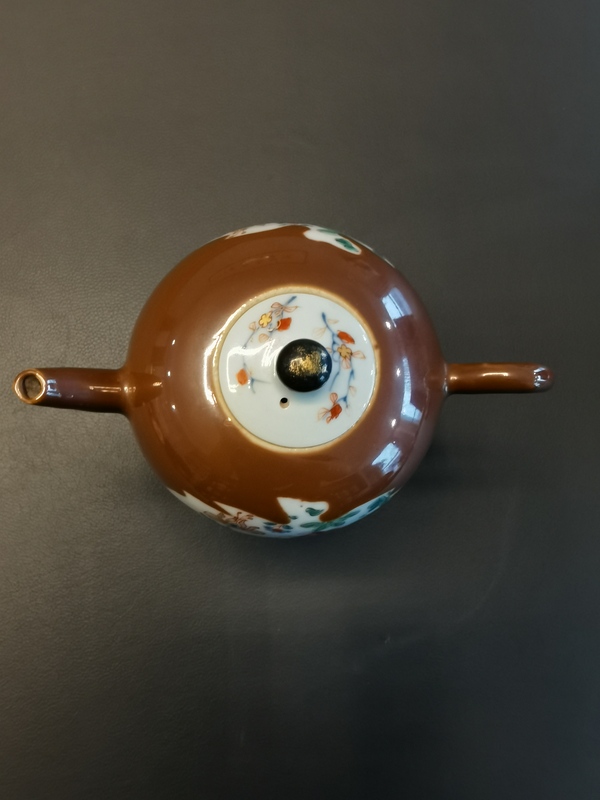 古玩陶瓷雍正紫金釉開光粉彩花卉紋大茶壺拍賣,當前價格3980元