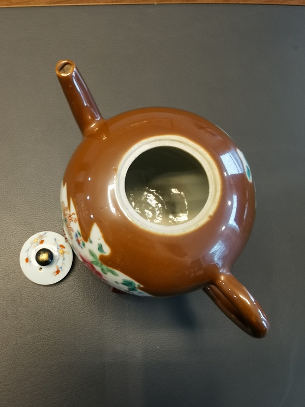 古玩陶瓷雍正紫金釉開光粉彩花卉紋大茶壺拍賣,當前價格3980元