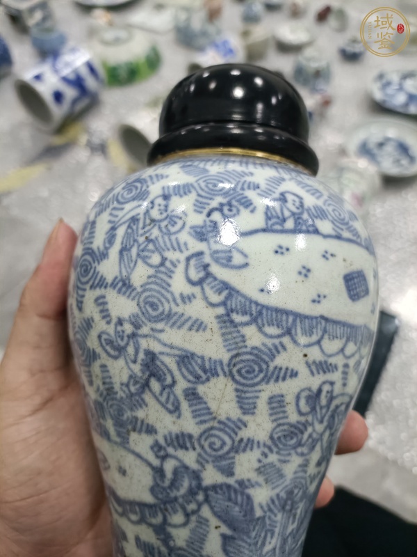 古玩陶瓷嬰戲紋雞腿蓋瓶真品鑒賞圖