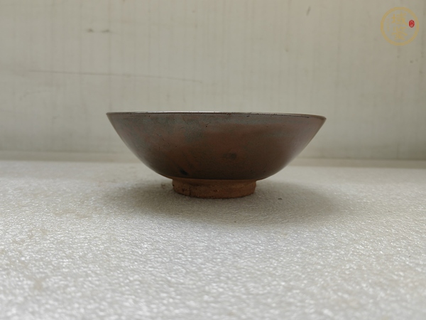 古玩陶瓷磁州窯紫金釉茶碗真品鑒賞圖