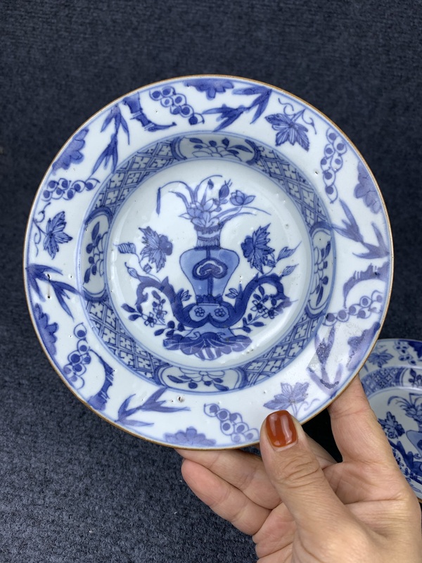 古玩陶瓷青花花卉紋盤一對拍賣,當前價格2388元