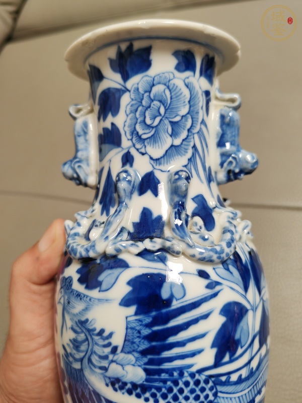 古玩陶瓷鳳穿牡丹紋青花瓶真品鑒賞圖