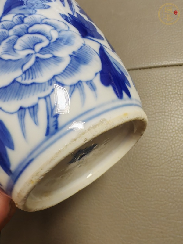 古玩陶瓷鳳穿牡丹紋青花瓶真品鑒賞圖