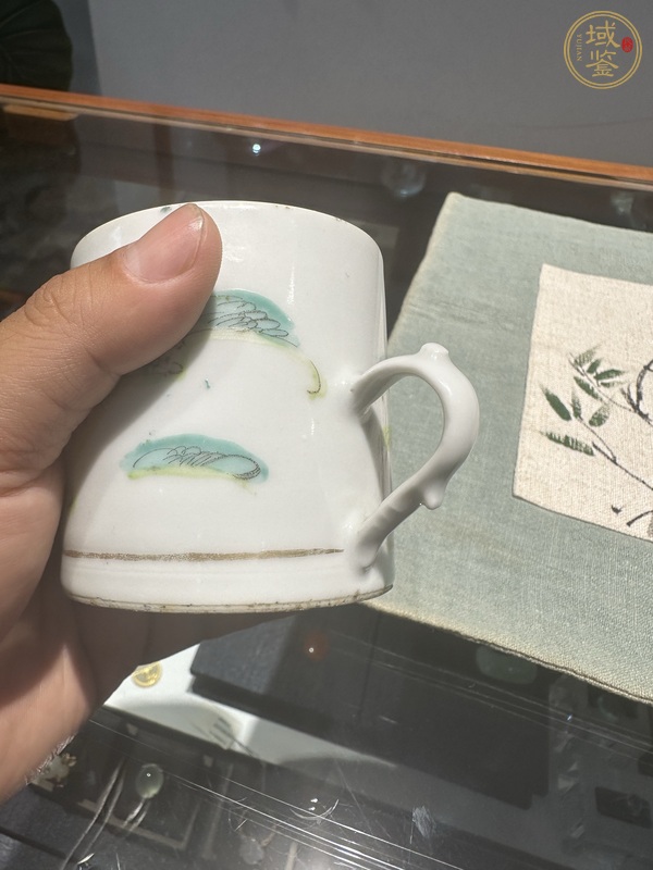 古玩陶瓷人物執(zhí)杯真品鑒賞圖