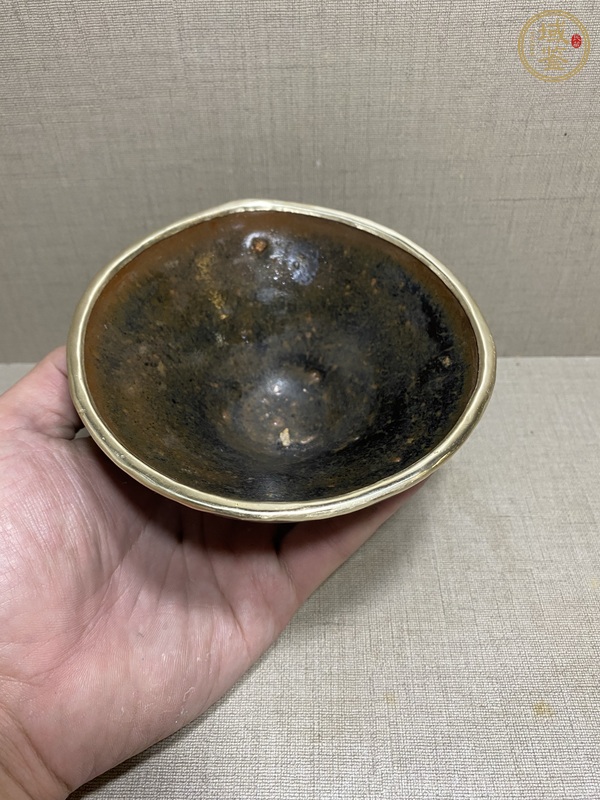 古玩陶瓷窯變黑釉茶盞真品鑒賞圖