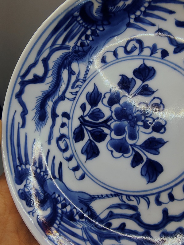古玩陶瓷康熙翠毛藍(lán)(細(xì)路精品)?青花鳳穿牡丹圖賞盤(pán)拍賣(mài),當(dāng)前價(jià)格5000元