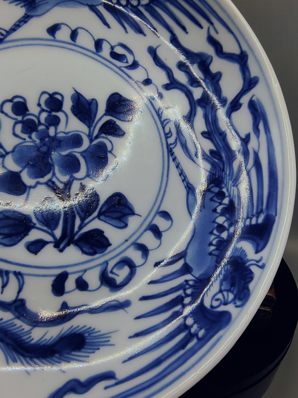 古玩陶瓷康熙翠毛藍(lán)(細(xì)路精品)?青花鳳穿牡丹圖賞盤(pán)拍賣(mài),當(dāng)前價(jià)格5000元