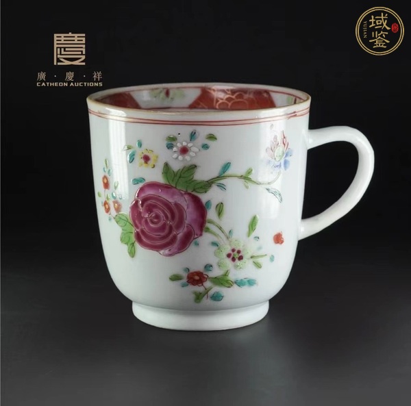 古玩陶瓷乾隆粉彩花卉紋把杯真品鑒賞圖