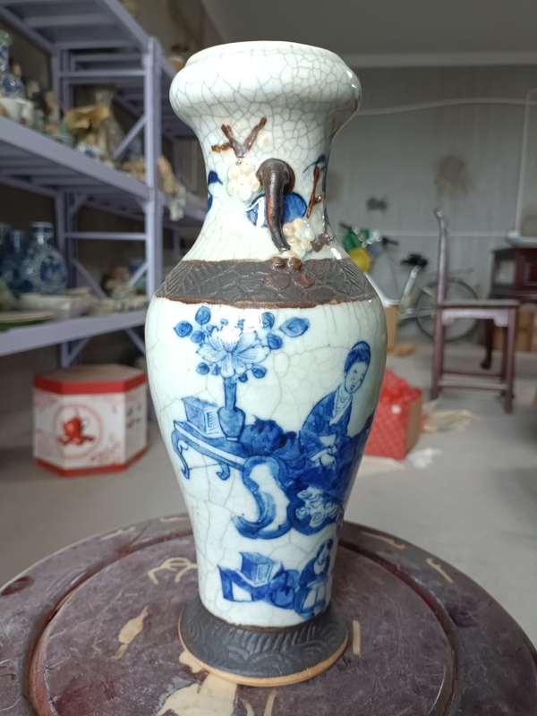 古玩陶瓷哥釉青花人物雙耳觀音瓶拍賣,當前價格1888元