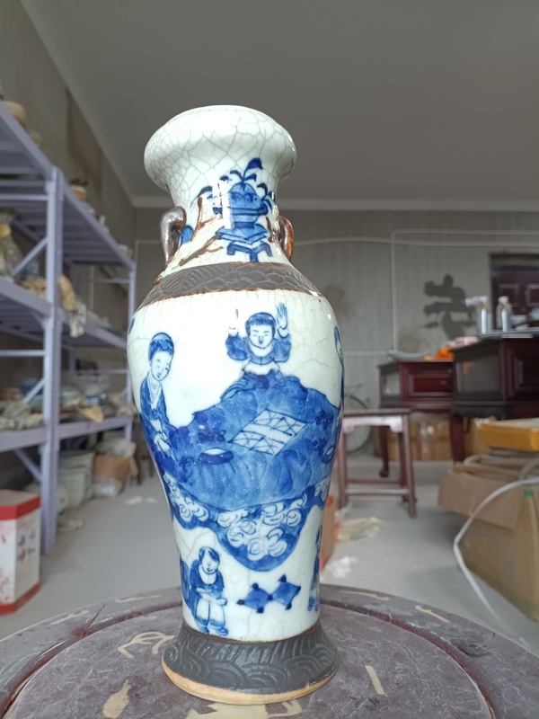 古玩陶瓷哥釉青花人物雙耳觀音瓶拍賣,當前價格1888元
