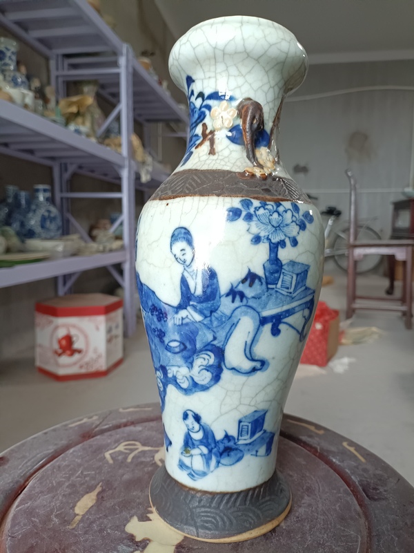 古玩陶瓷哥釉青花人物雙耳觀音瓶拍賣,當前價格1888元
