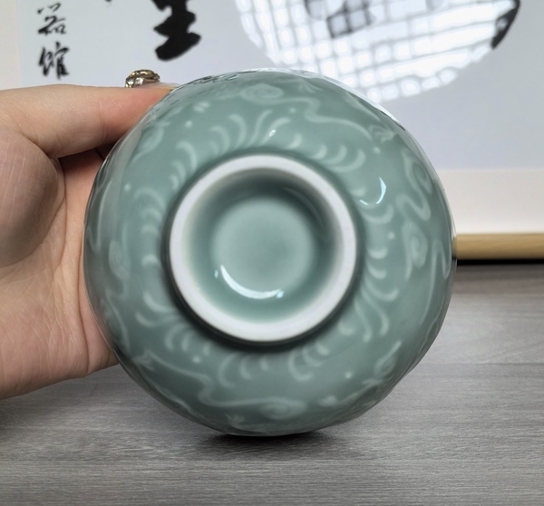 古玩陶瓷龍泉瓷廠青釉龍紋碗拍賣,當(dāng)前價(jià)格150元