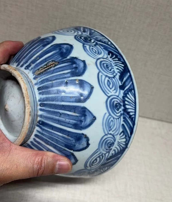 古玩陶瓷明末清初青花線描花卉雞心碗拍賣,當前價格1360元