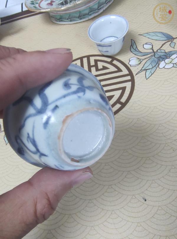 古玩陶瓷明中期青花杯真品鑒賞圖