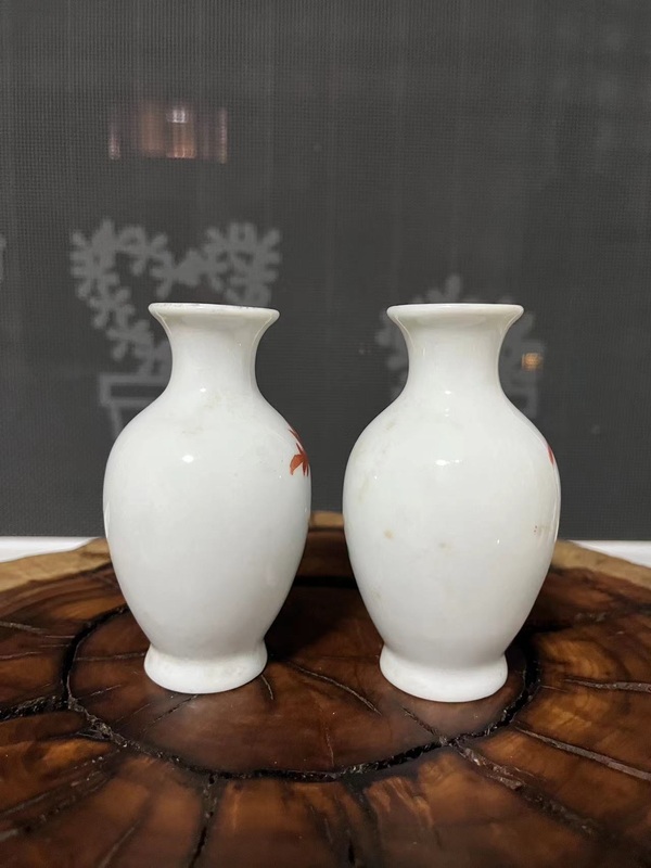 古玩陶瓷解放初期花鳥紋瓶拍賣,當前價格288元