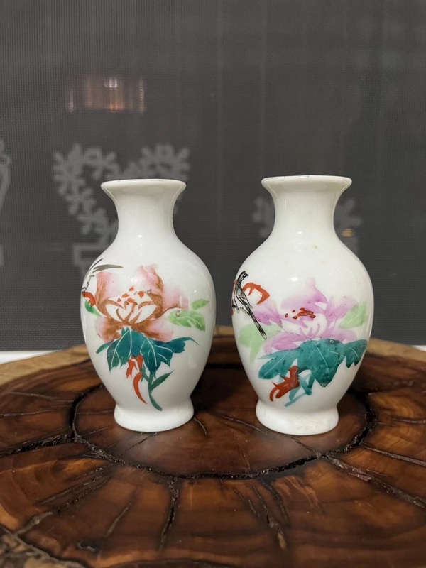 古玩陶瓷解放初期花鳥紋瓶拍賣,當前價格288元