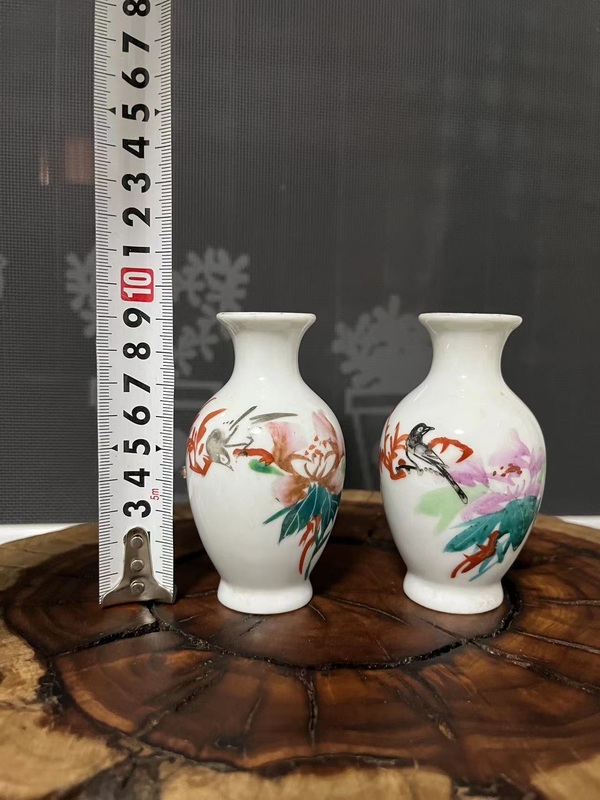 古玩陶瓷解放初期花鳥紋瓶拍賣,當前價格288元