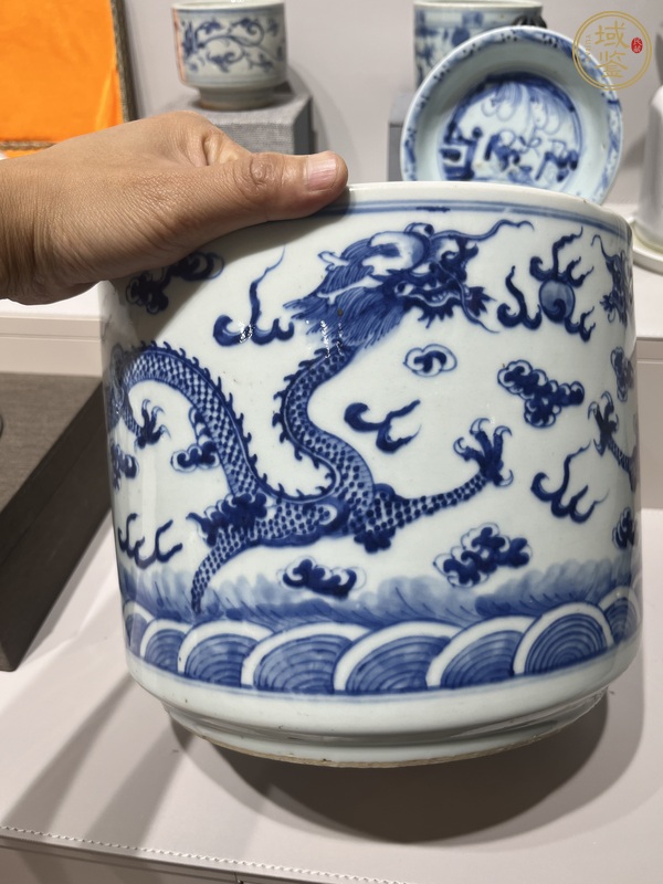 古玩陶瓷青花雙龍戲珠紋大筒式爐 真品鑒賞圖