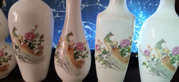 古玩陶瓷五件粉彩鳳穿牡丹圖瓶拍賣,當(dāng)前價(jià)格800元