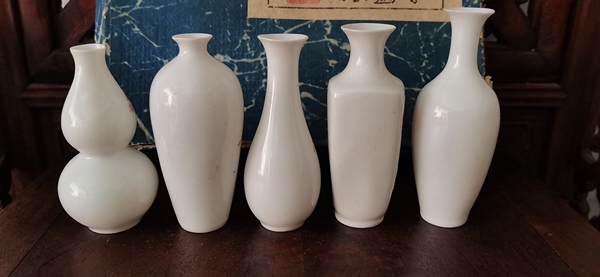 古玩陶瓷五件粉彩鳳穿牡丹圖瓶拍賣,當(dāng)前價(jià)格800元