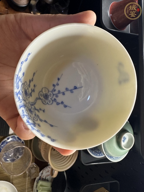 古玩陶瓷青花過墻梅花杯真品鑒賞圖