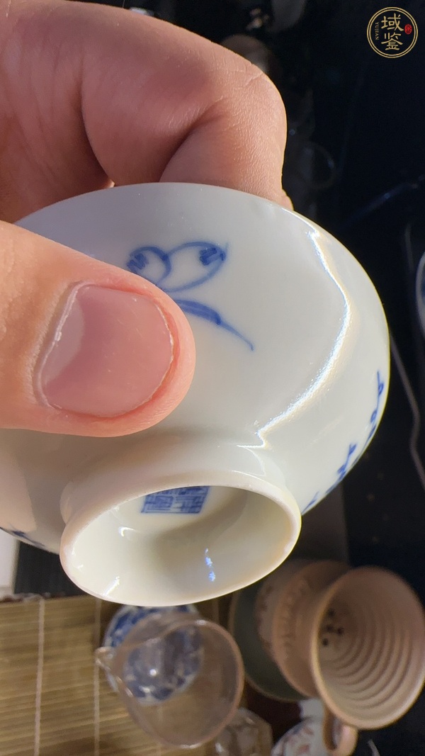 古玩陶瓷青花過墻梅花杯真品鑒賞圖