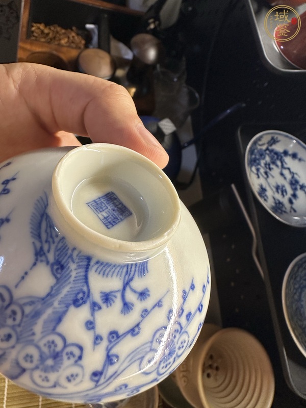 古玩陶瓷青花過墻梅花杯真品鑒賞圖