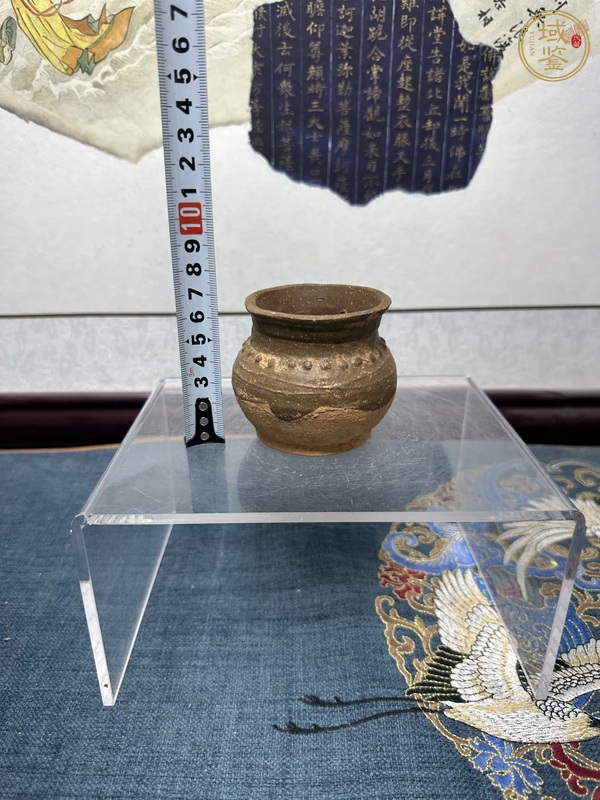 古玩陶瓷褐釉鼓釘罐真品鑒賞圖