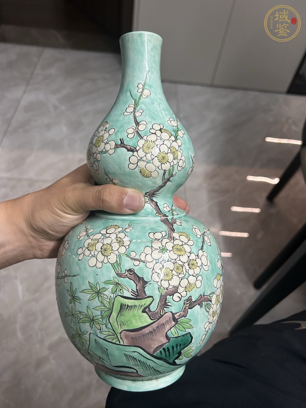 古玩陶瓷松石綠地素三彩梅花紋葫蘆瓶真品鑒賞圖