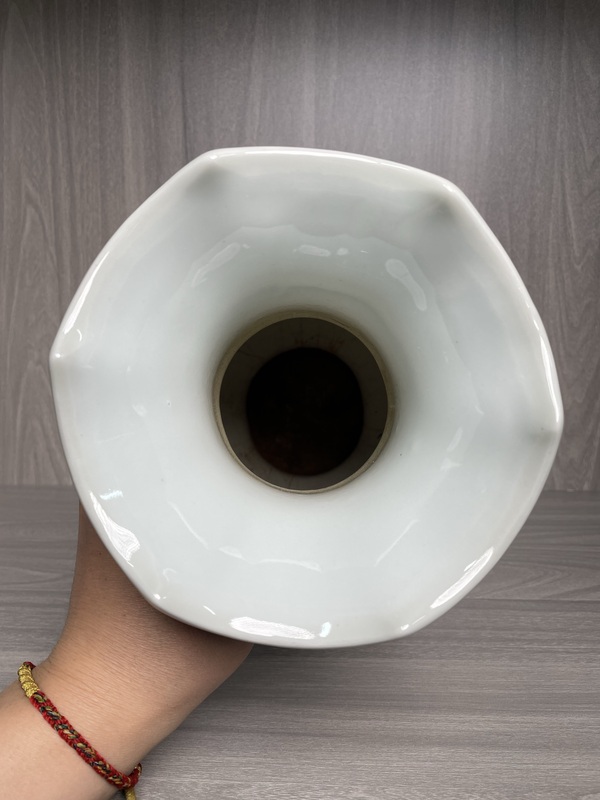 古玩陶瓷創匯 精品釉下五彩花口賞瓶拍賣,當前價格350元