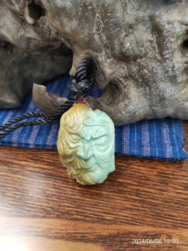 古玩玉器特價??松石雙色巧雕“大圣歸來”拍賣,當前價格6880元