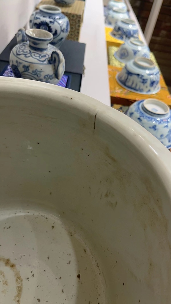 古玩陶瓷青花趕珠龍紋筒式爐拍賣,當前價格11800元
