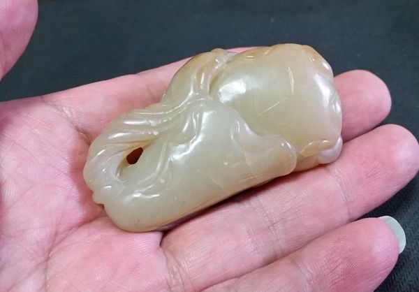 古玩玉器和田玉雕“蓮荷紋”把件拍賣,當(dāng)前價(jià)格680元