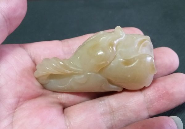 古玩玉器和田玉雕“蓮荷紋”把件拍賣,當(dāng)前價(jià)格680元