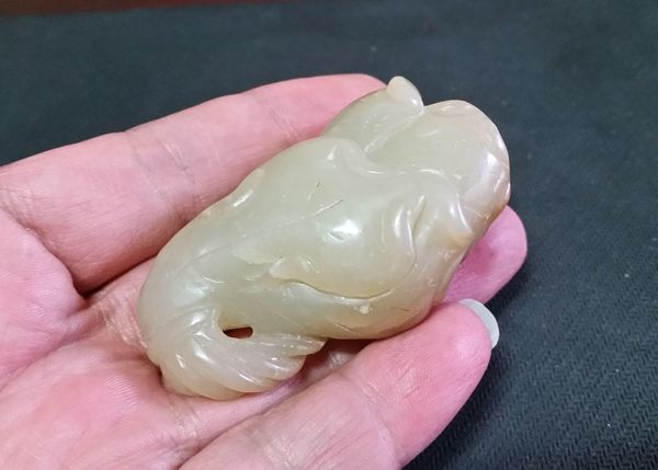 古玩玉器和田玉雕“蓮荷紋”把件拍賣,當(dāng)前價(jià)格680元