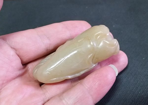 古玩玉器和田玉雕“蓮荷紋”把件拍賣,當(dāng)前價(jià)格680元