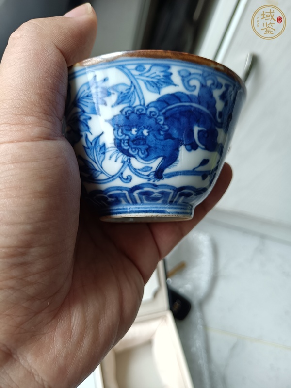 古玩陶瓷青花獅子穿花圖茶碗真品鑒賞圖