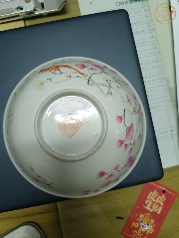 古玩陶瓷粉彩花鳥紋茶碗真品鑒賞圖