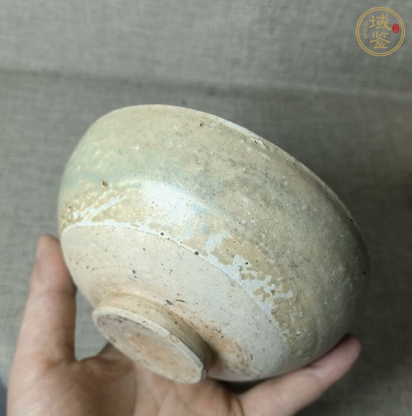 古玩陶瓷岳州窯青釉茶碗真品鑒賞圖