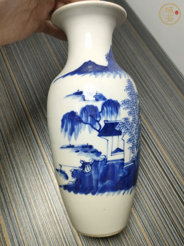 古玩陶瓷山水紋青花瓶真品鑒賞圖