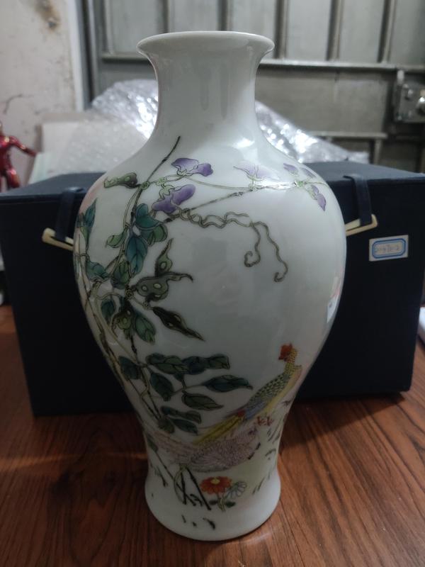 古玩陶瓷【須走保真交易】民國細路粉彩花鳥紋瓶拍賣,當前價格15000元