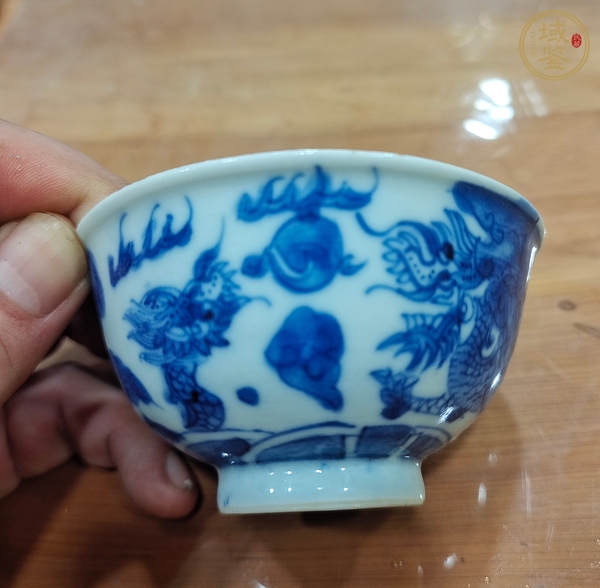 古玩陶瓷青花趕珠龍紋茶圓真品鑒賞圖