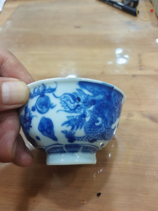 古玩陶瓷青花趕珠龍紋茶圓真品鑒賞圖